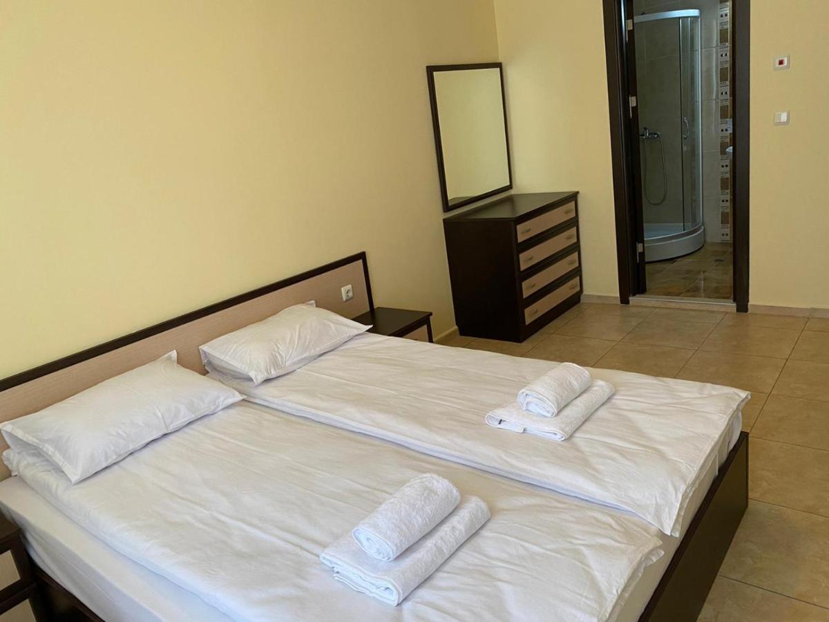 3 Room Family Apartment With Pool View Nesebar Ngoại thất bức ảnh
